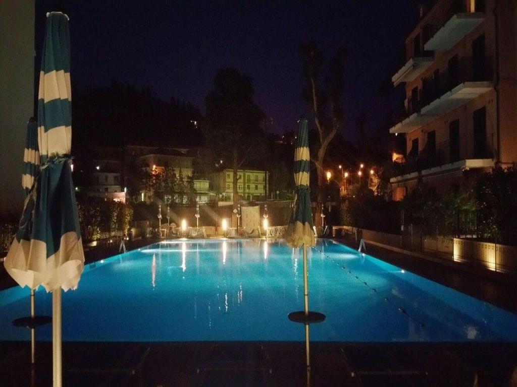 Appartamento Vista Mare Con Piscina Cala Di Sole Imperia Exterior foto