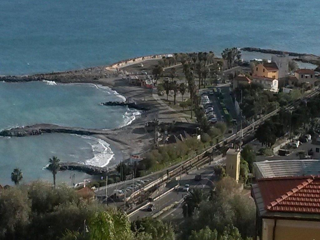 Appartamento Vista Mare Con Piscina Cala Di Sole Imperia Exterior foto